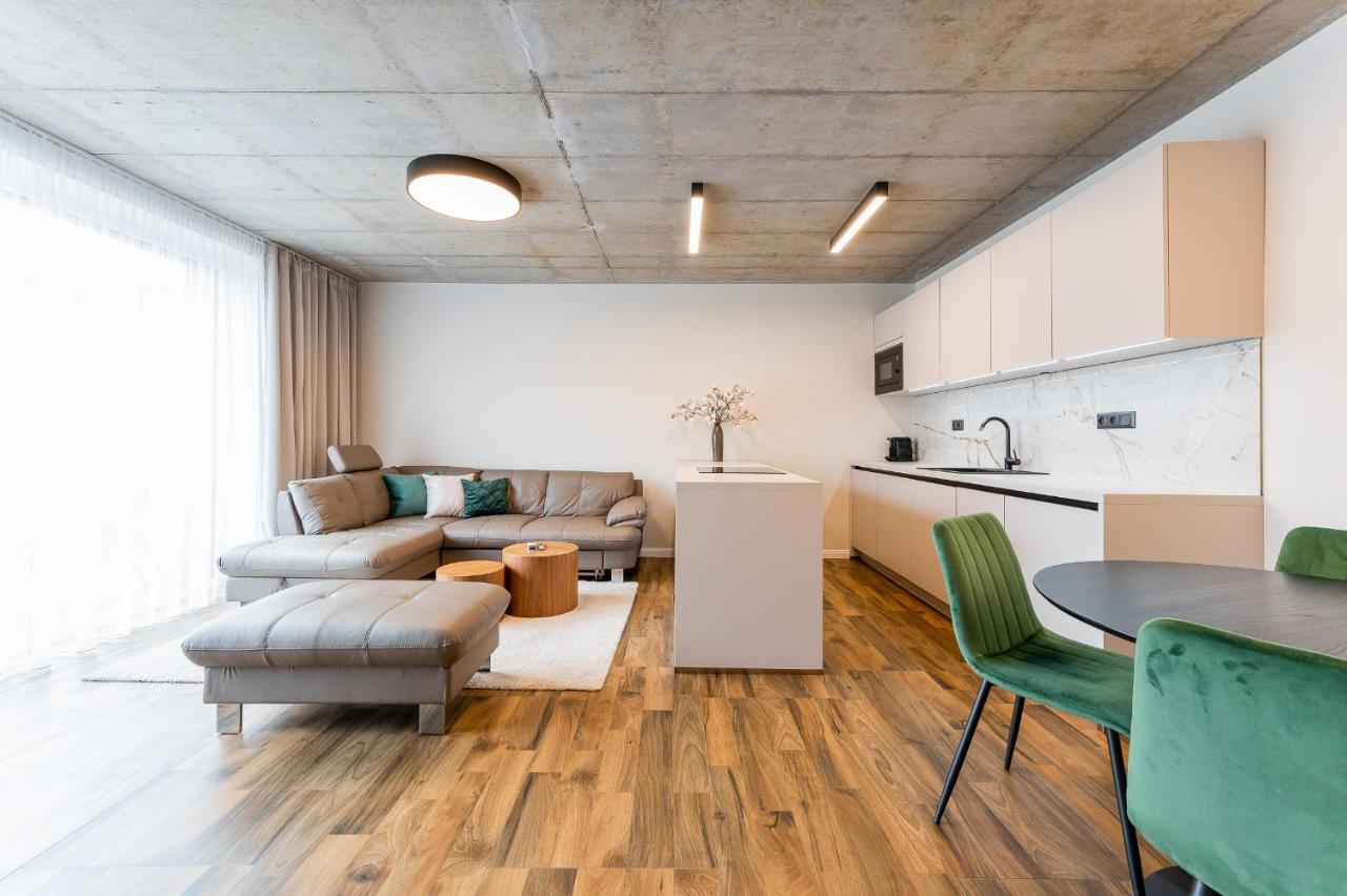 H75 Apartments Kosice Centre Exteriör bild